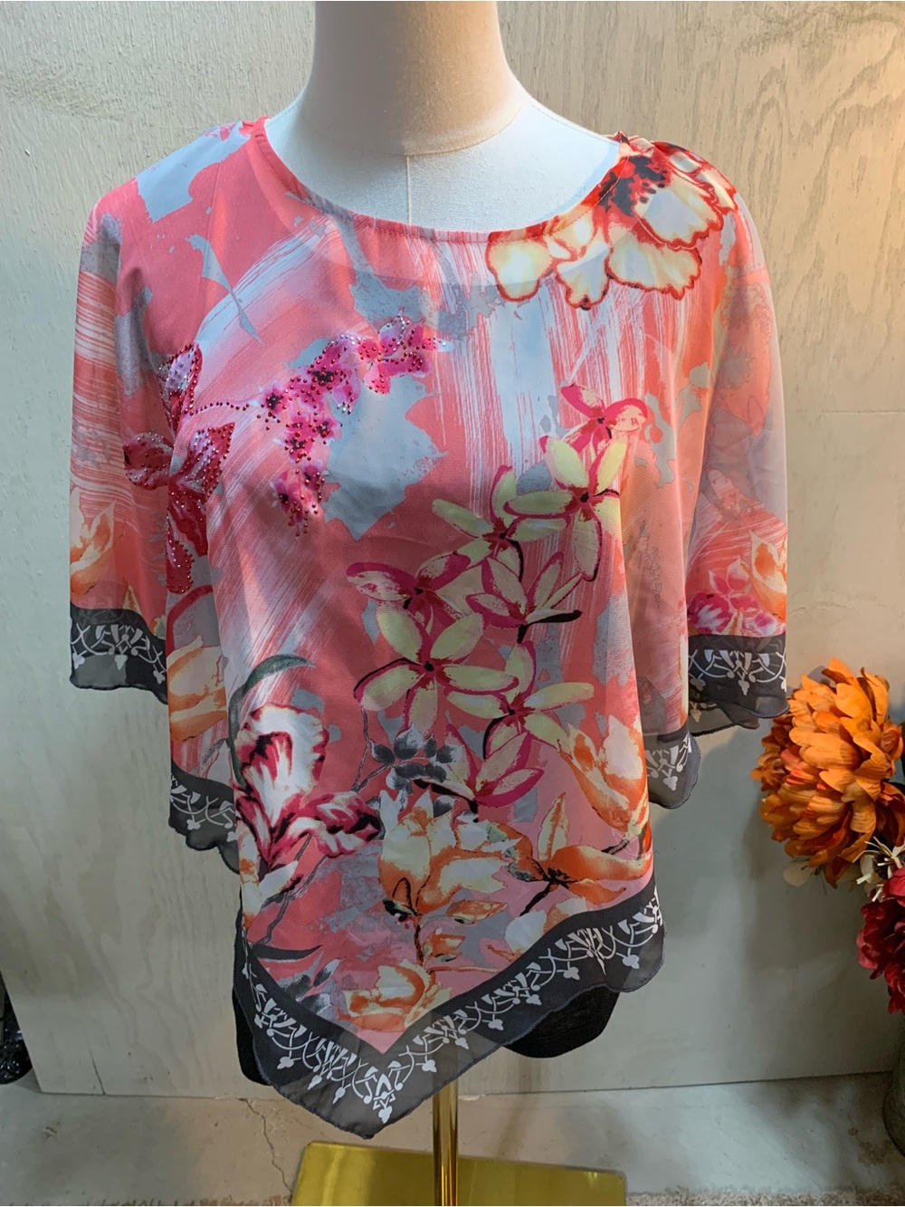 Rebecca Malone Pink Floral Short Sleeve Blouse with Gray Trim
